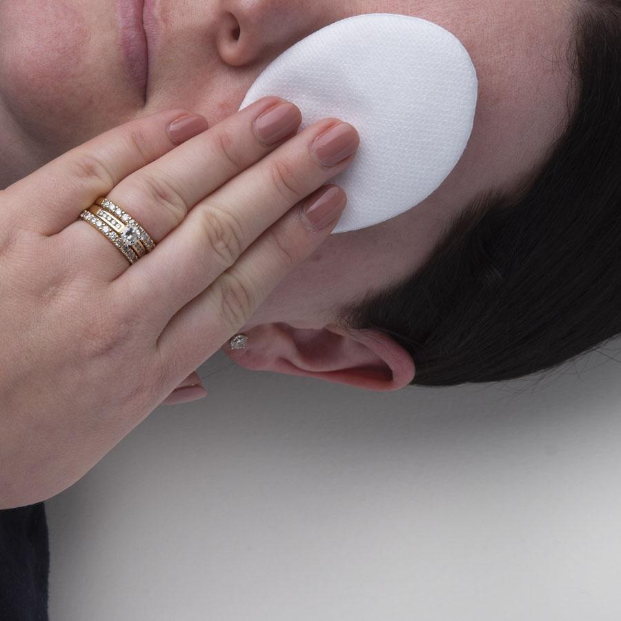 Eye pad, sterile